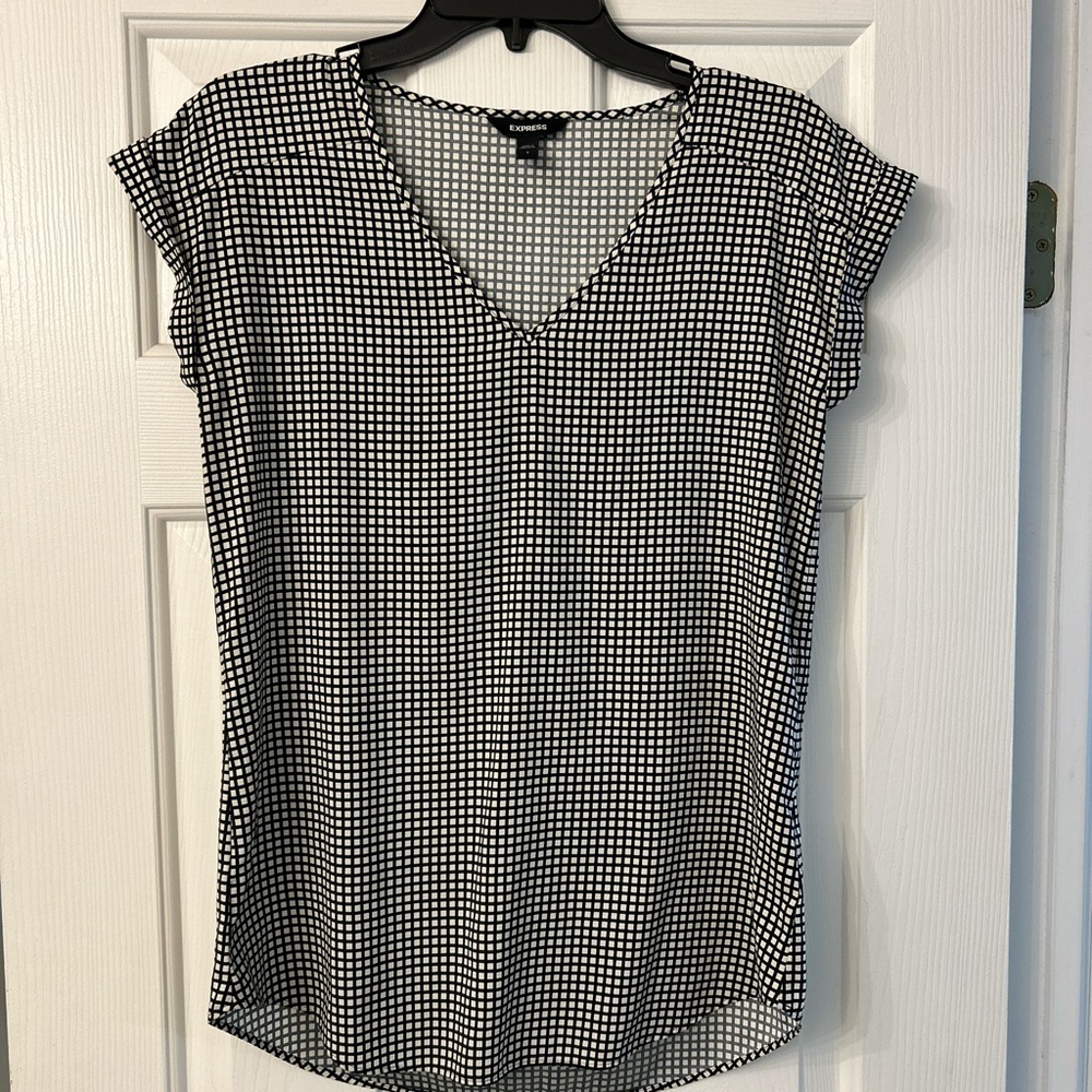 EXPRESS white and black top